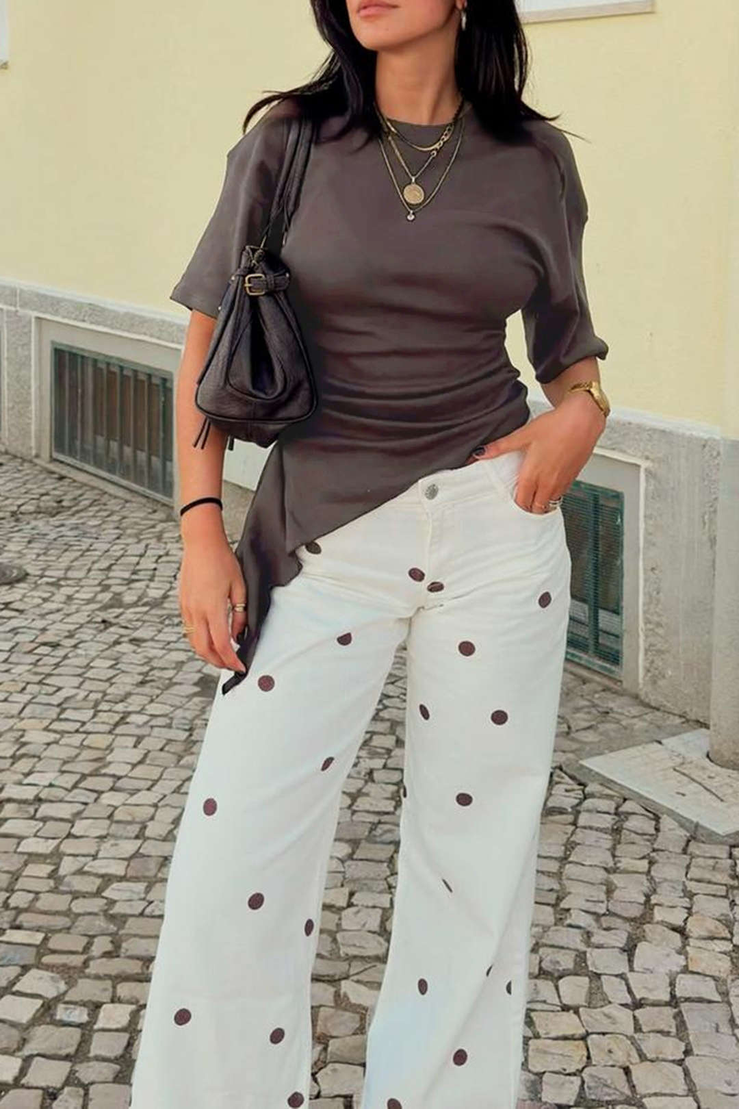 Asymmetrisch T-shirt met ronde hals, ruches en korte mouwen