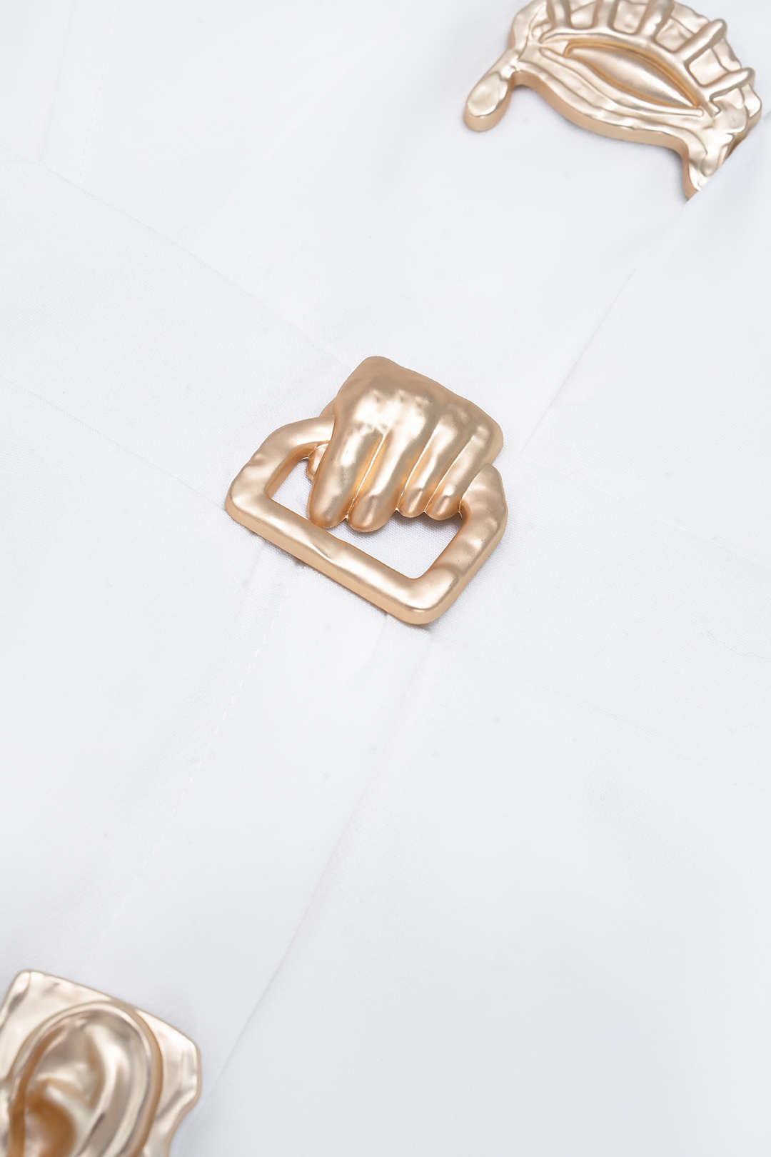 Metallic mouwloze minijurk met revers en knoopjes