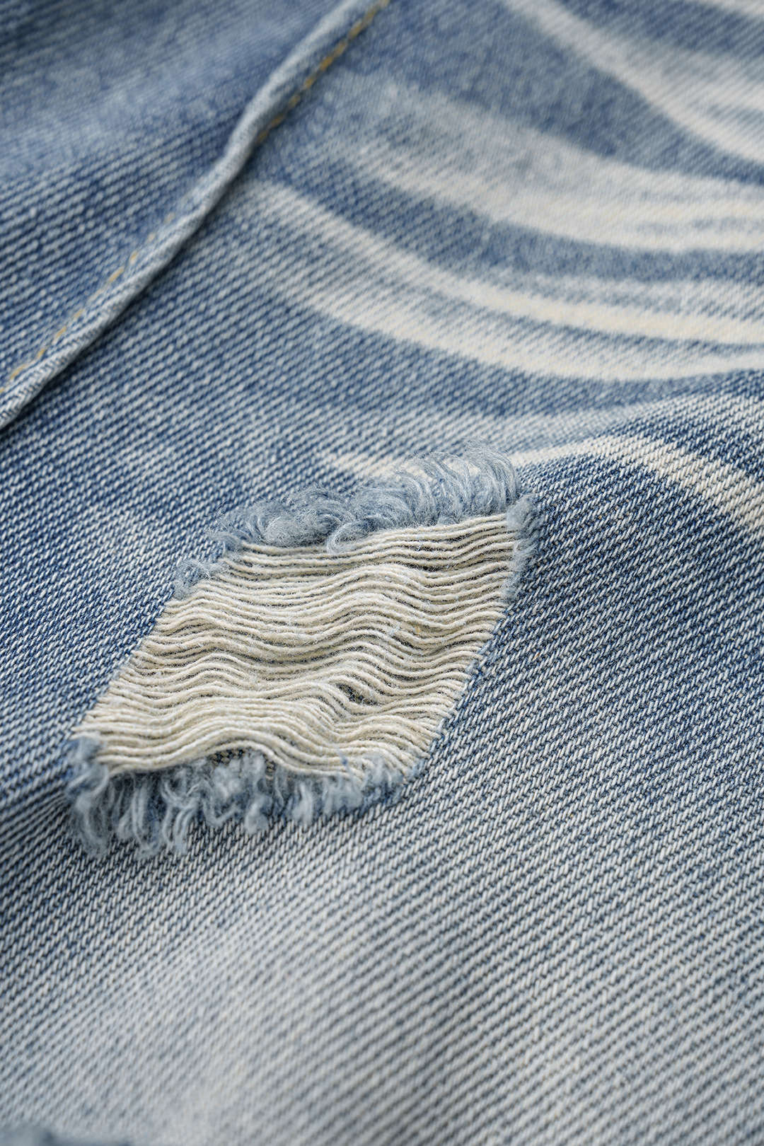 Dana - Asymmetrische jeans met wijde pijpen