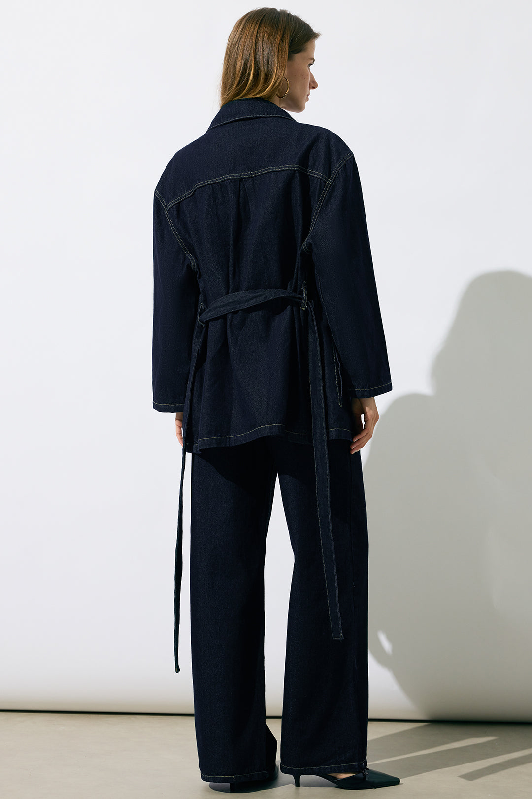Roos - Denim blouse met riem en lange mouwen