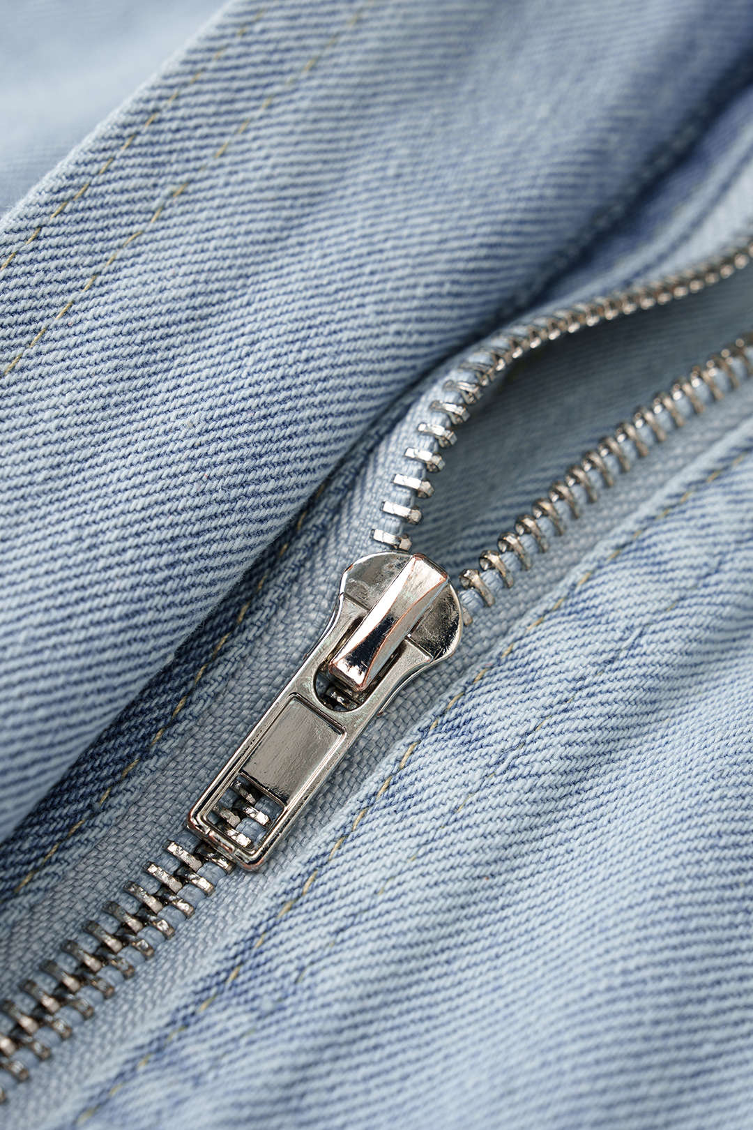 Denim minijurk met revers en riem