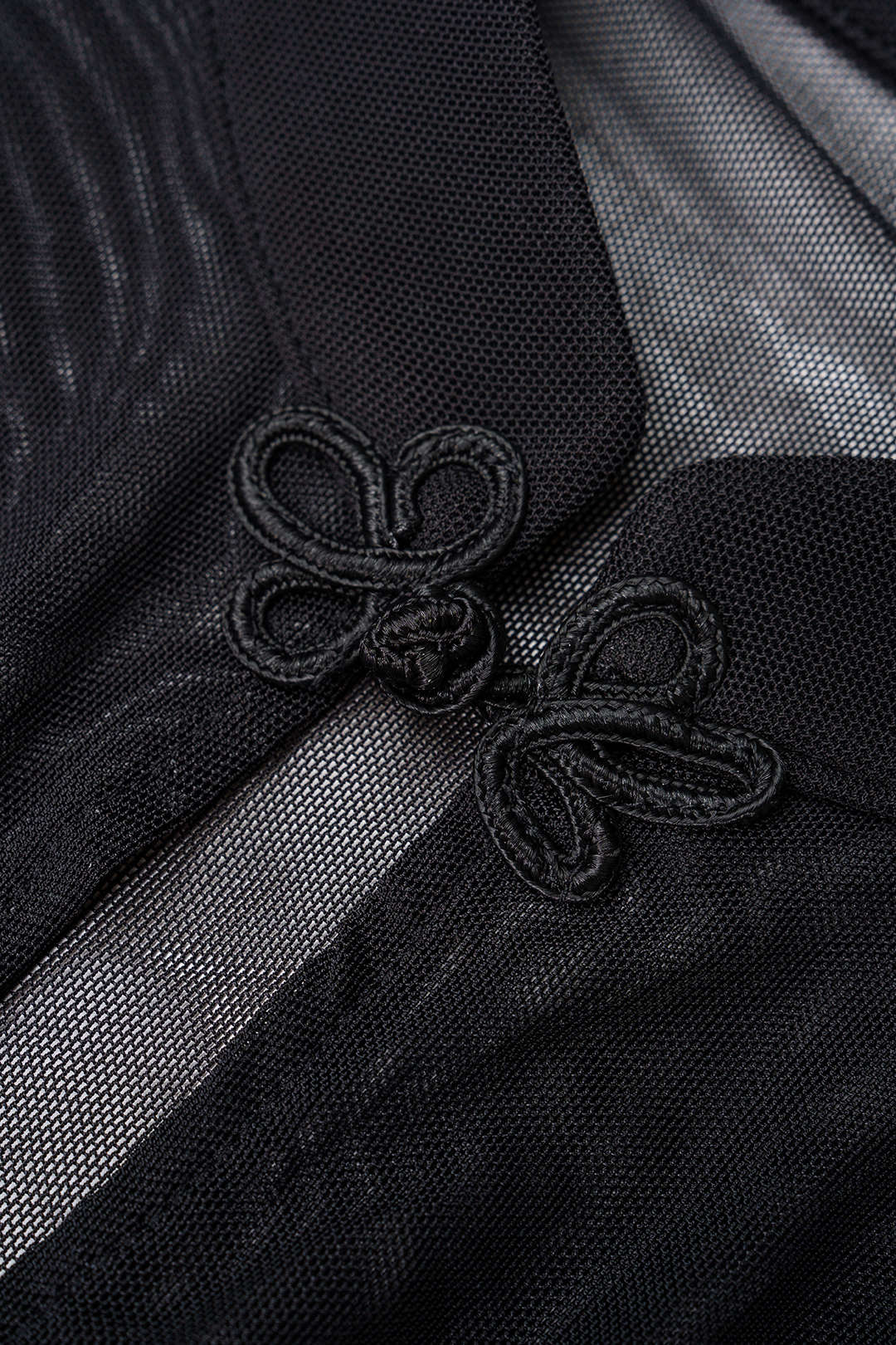 Mesh blouse met uitsnijding en korte mouwen