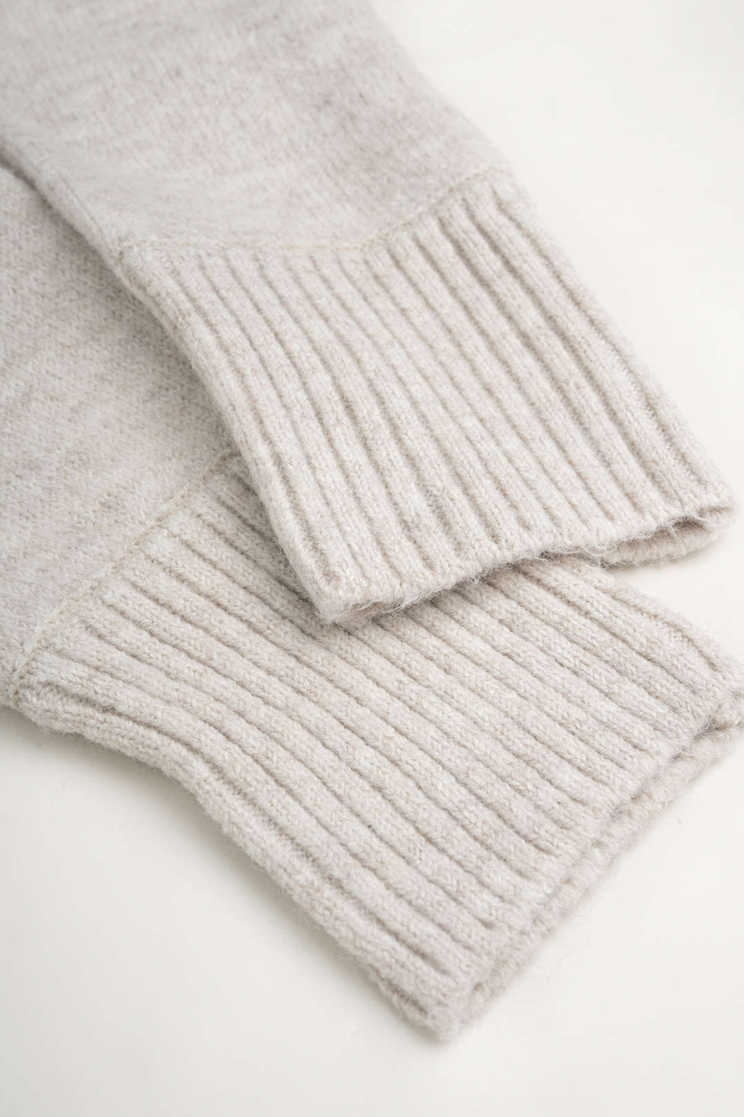 Gebreide set met maxijurk en vest