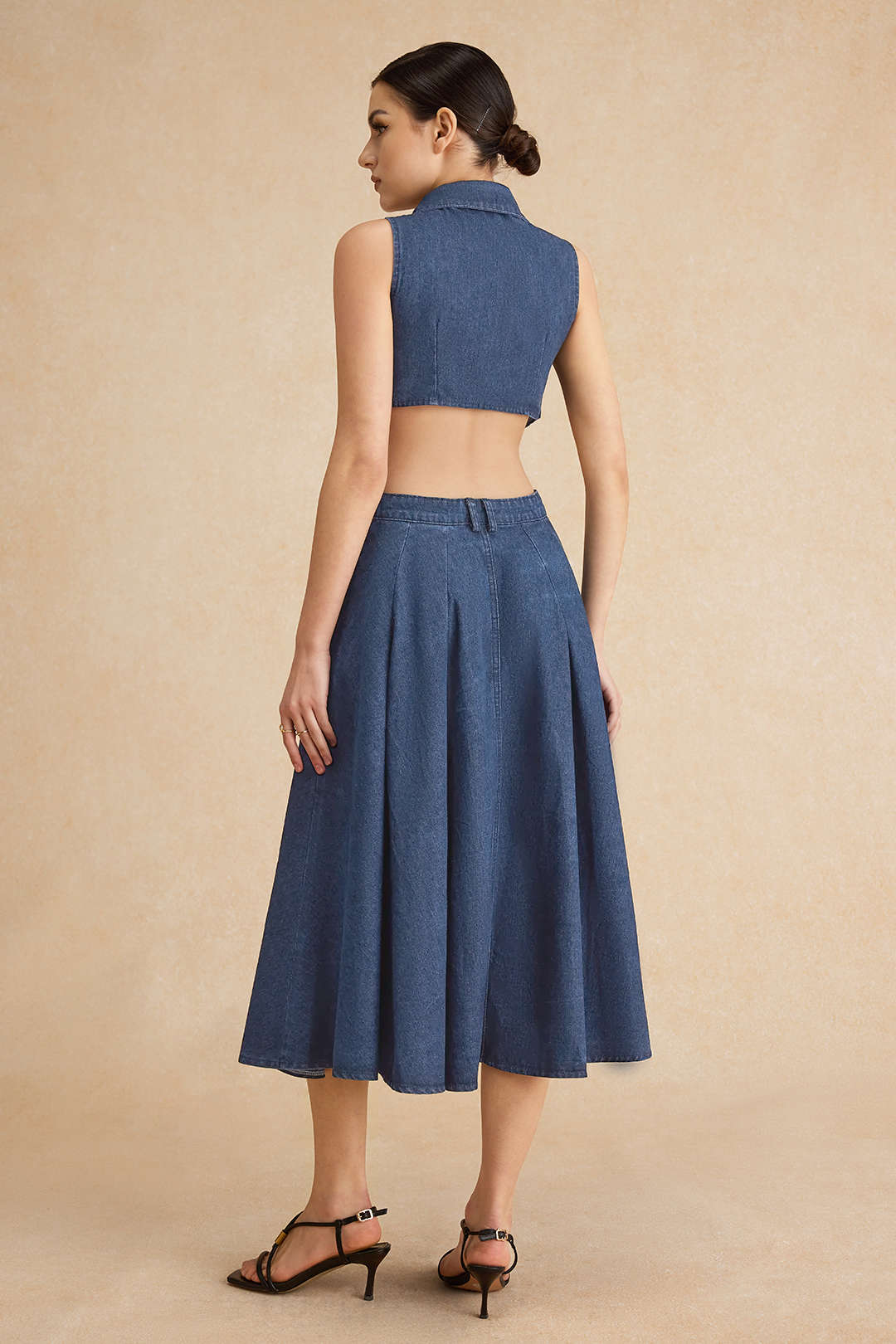 Denim midijurk met knoopjes en uitsnijding