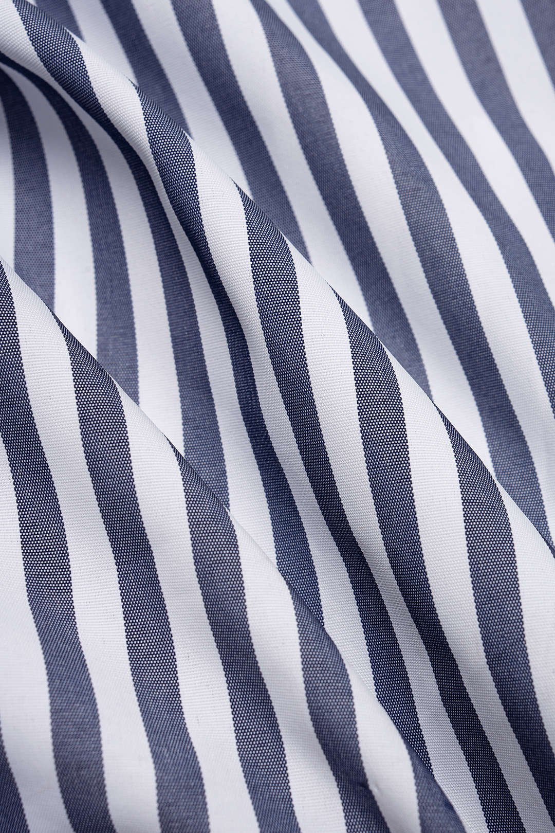 Gestreept asymmetrisch T-shirt met ronde hals en ruches
