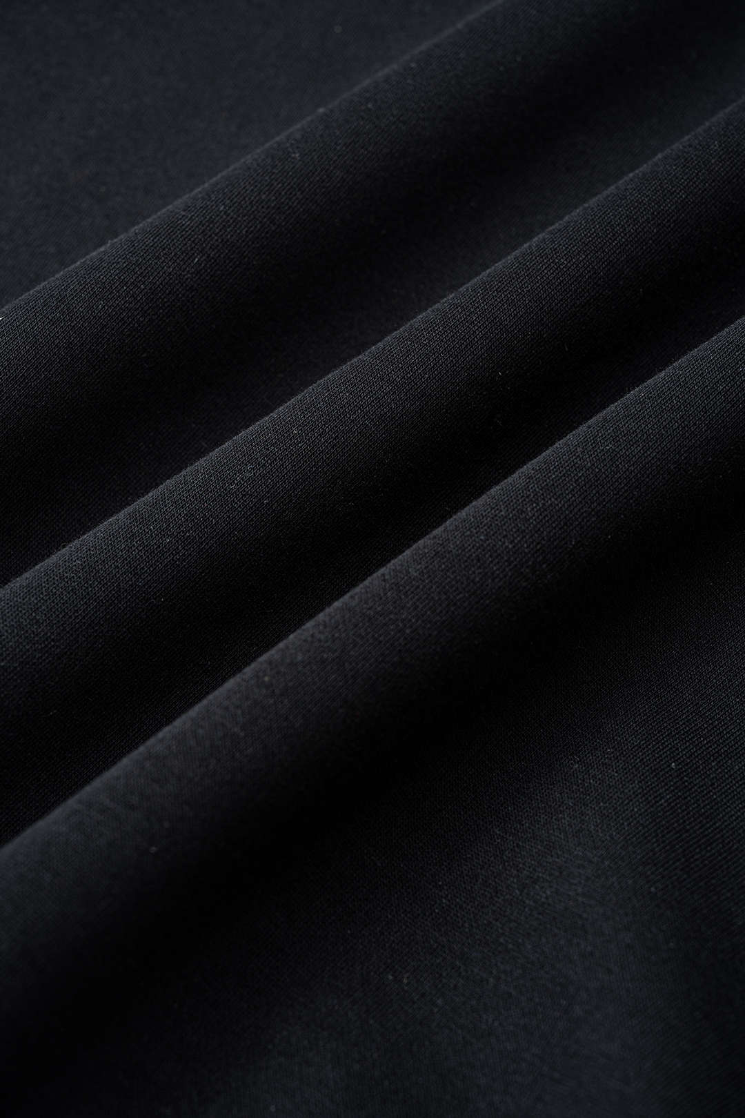 Sweater met ronde hals, uitsnijding en lange mouwen