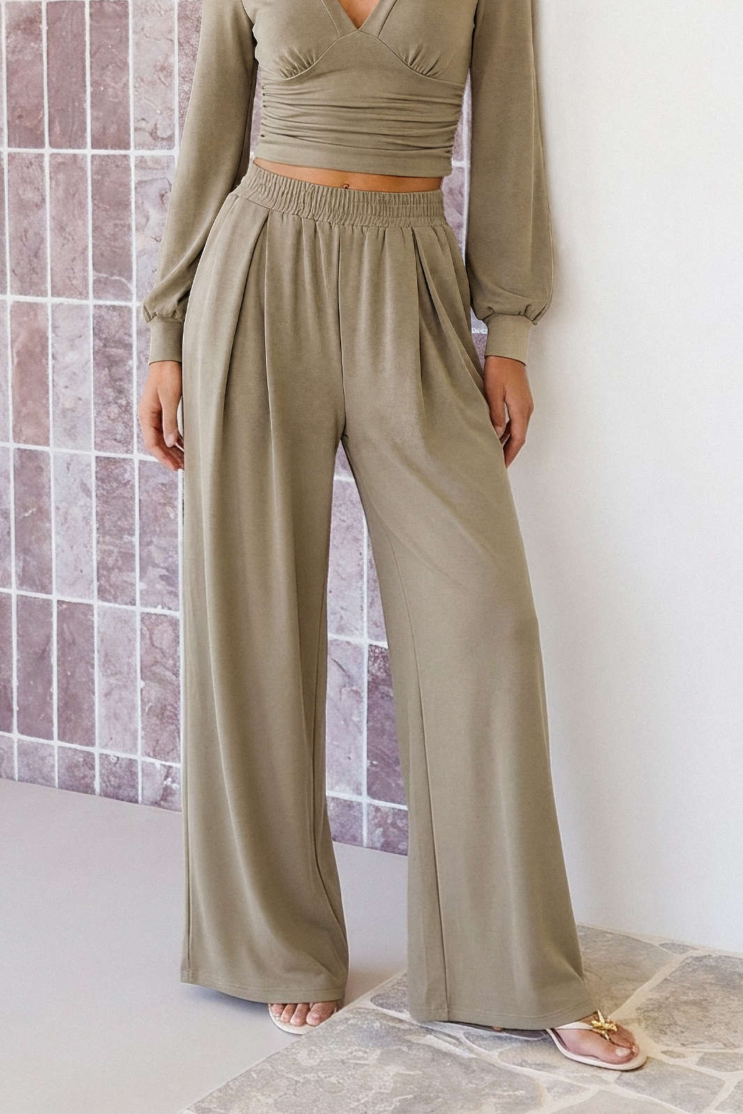 Iris - Effen broek met hoge taille en wijde pijpen