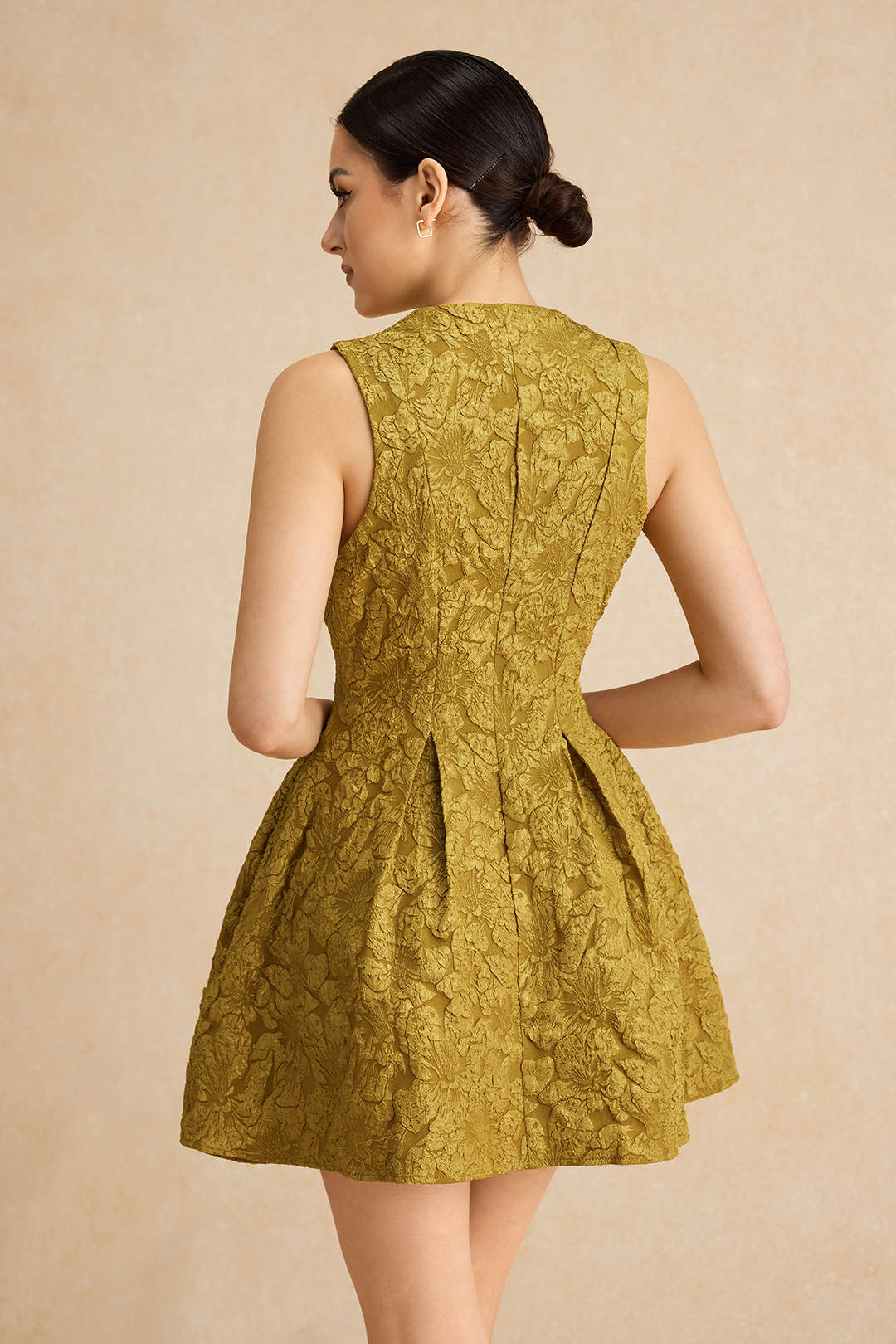 Alma - Jacquard mouwloze minijurk met ruches