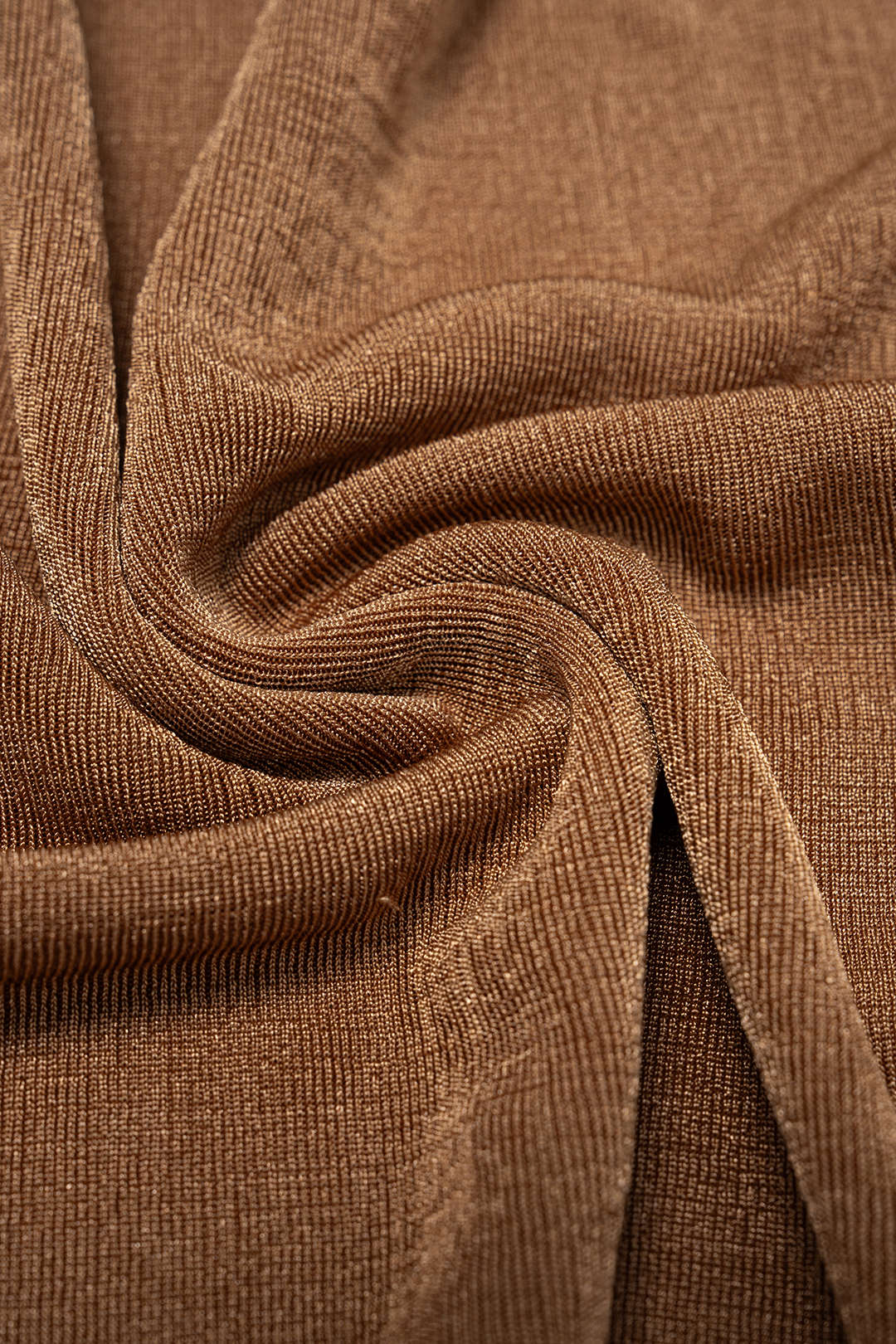 Asymmetrische midijurk met lange mouwen