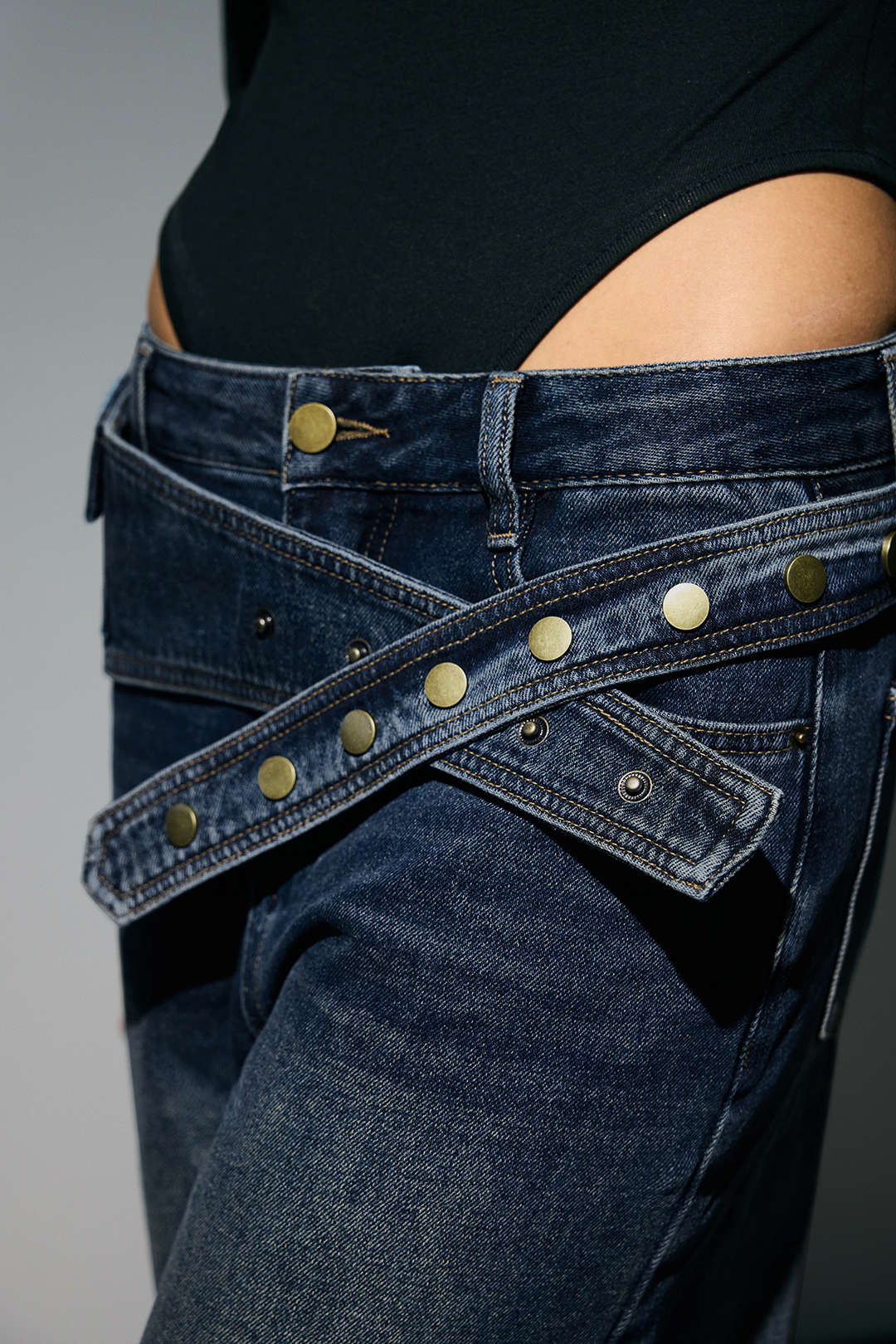 Selin - Asymmetrische jeans met wijde pijpen