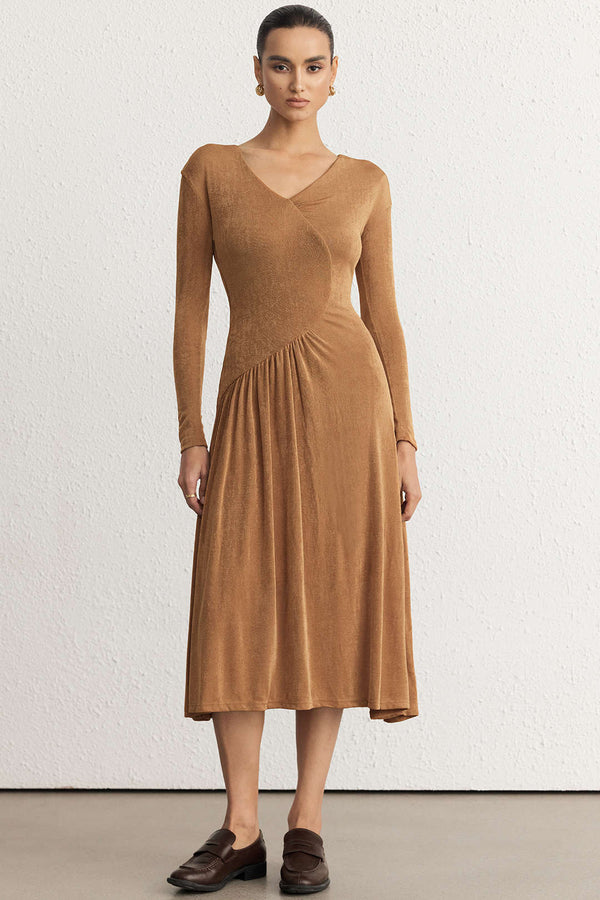 Asymmetrische midijurk met lange mouwen