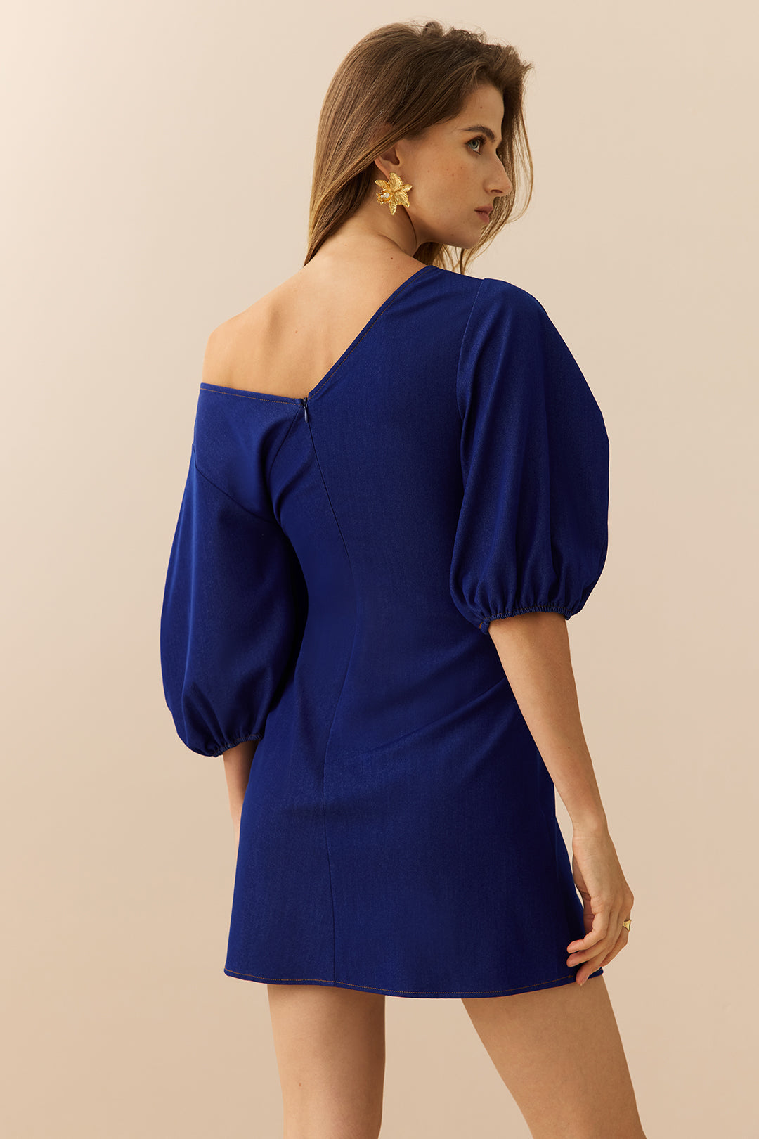Denim metallic minijurk met ruches en korte mouwen