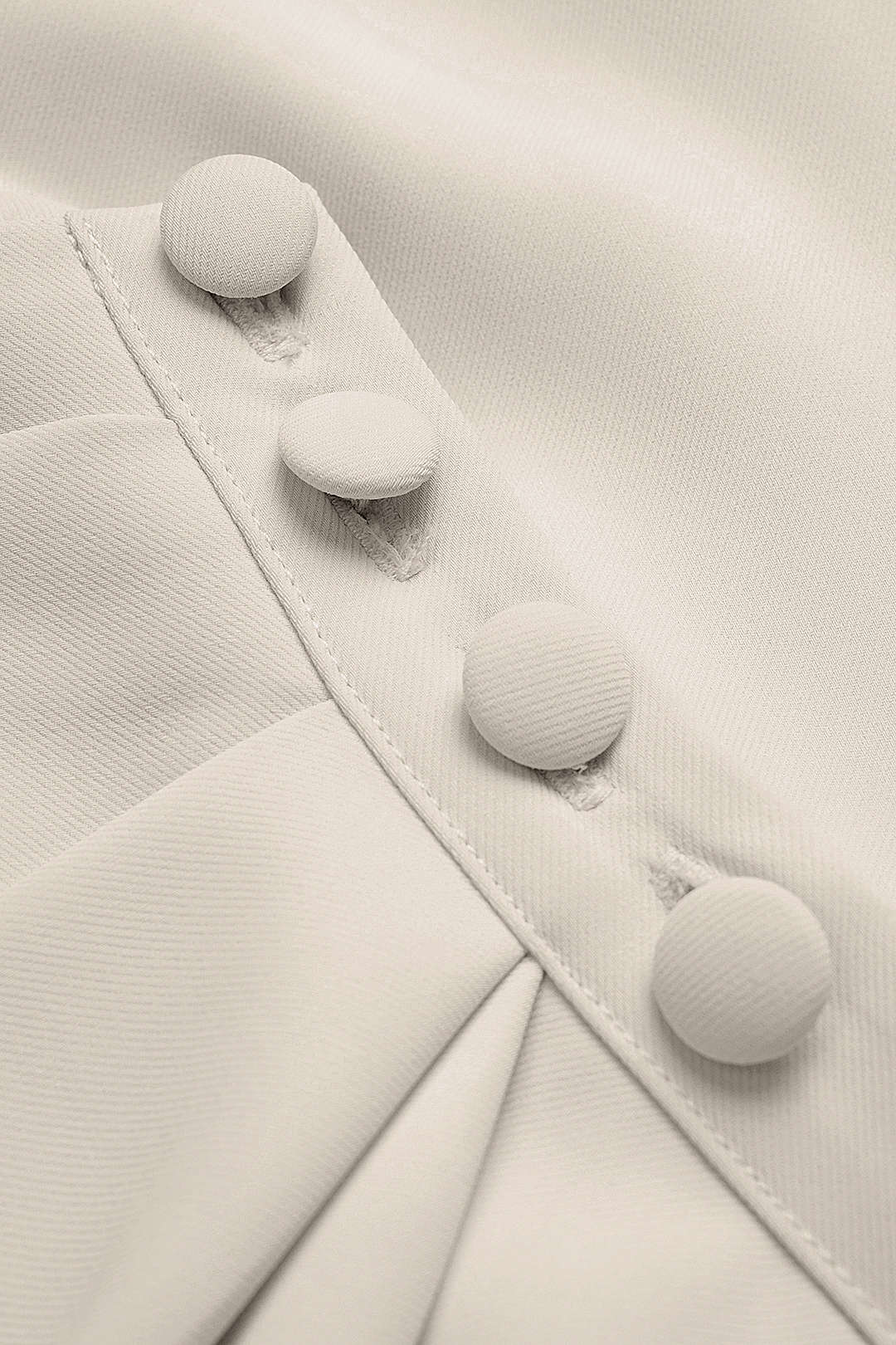 Thea - Tanktop met V-hals, knoopjes en ruches