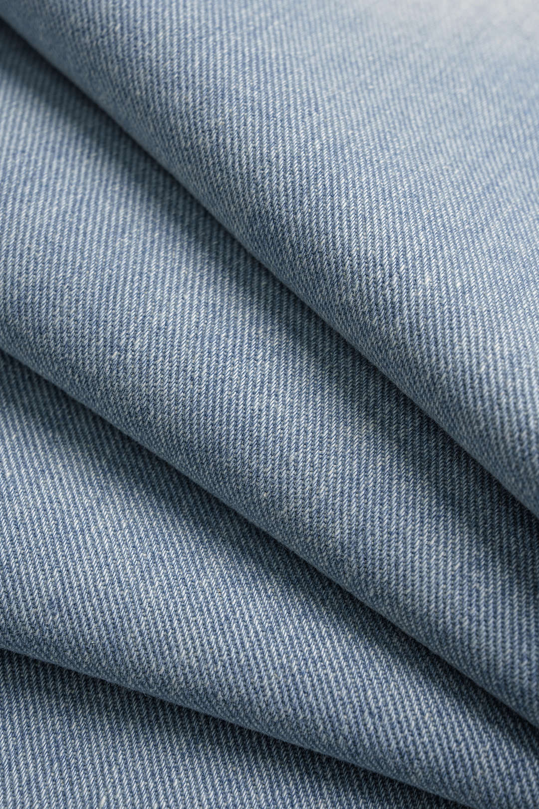Jeans met knoopjes, zakken en wijde pijpen