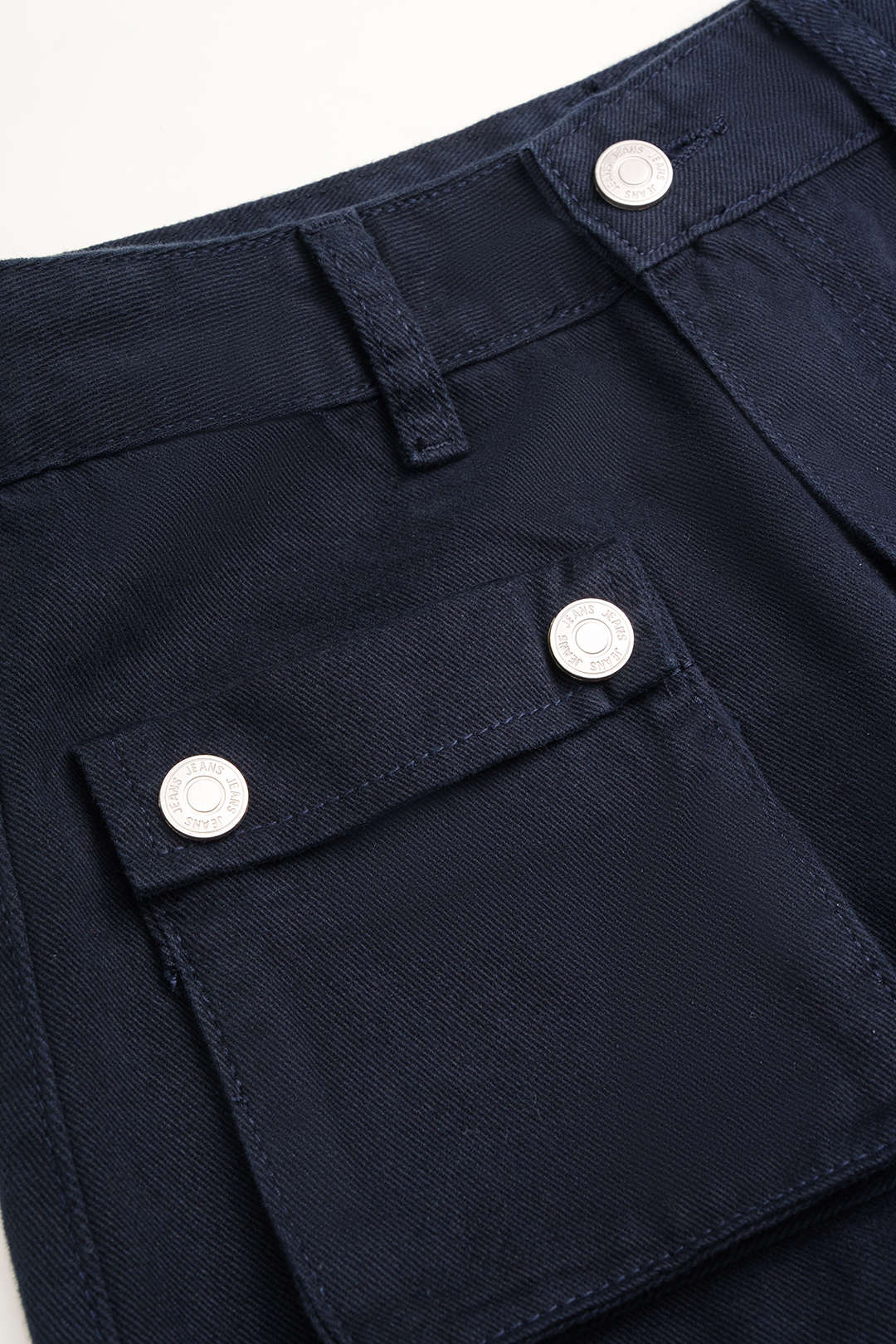 Sara - Jeans met hoge taille, zakken en wijde pijpen