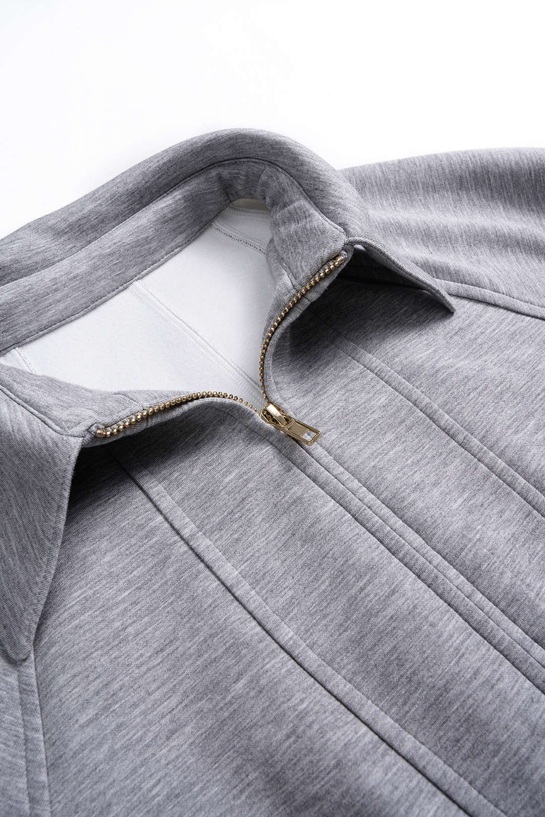 Sweater met rits, ruches en getailleerde pasvorm