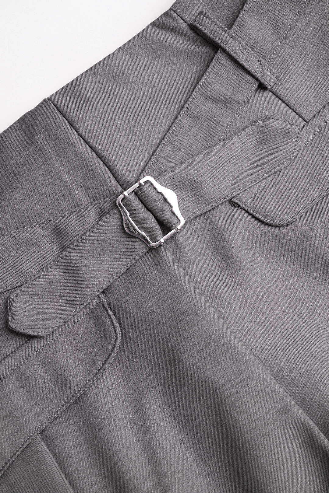 Lotte - Asymmetrische broek met rechte pijp