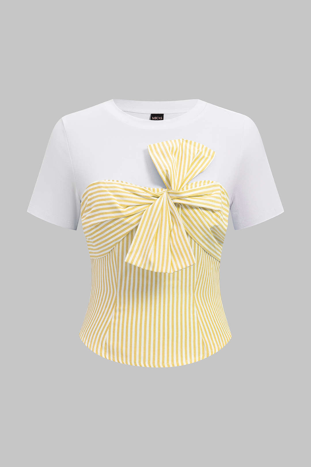 Gestreept patchwork T-shirt met knoopdetail en korte mouwen