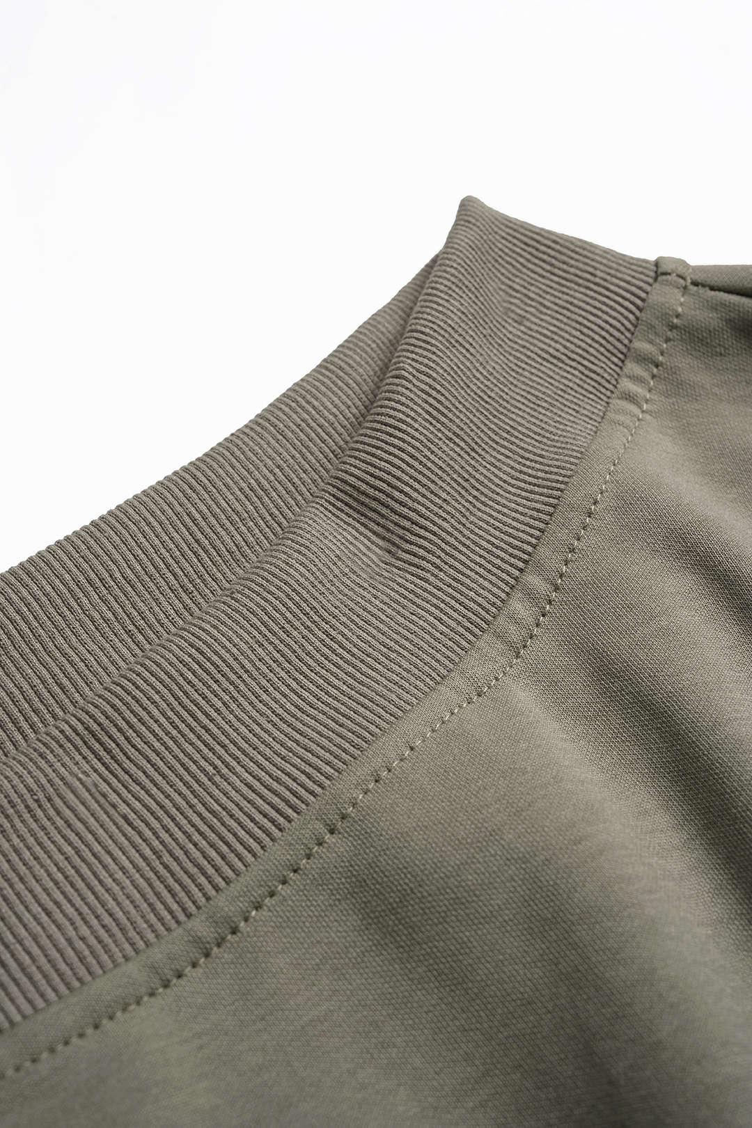 Metallic geplooide sweater met blote schouders en rits
