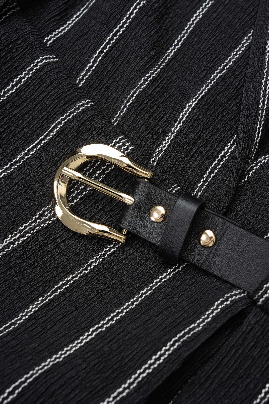 Gestreepte jumpsuit met V-hals en riem