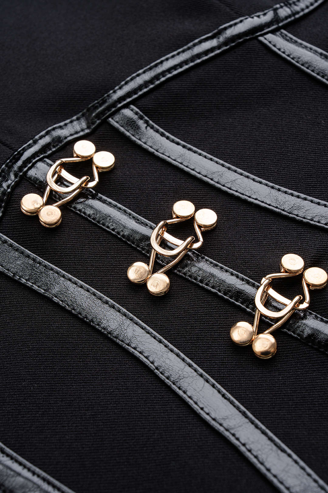 Metallic minijurk met gesp en getailleerde pasvorm