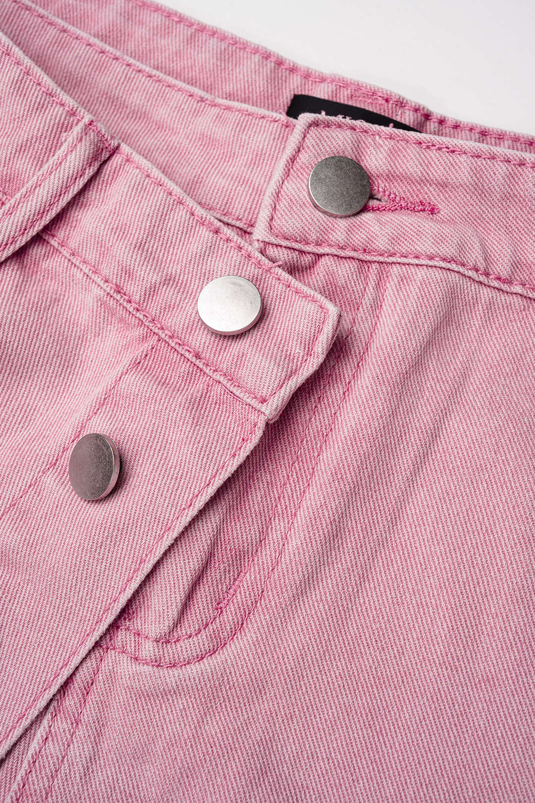 Nova - Denim short met knoopjes en zakken