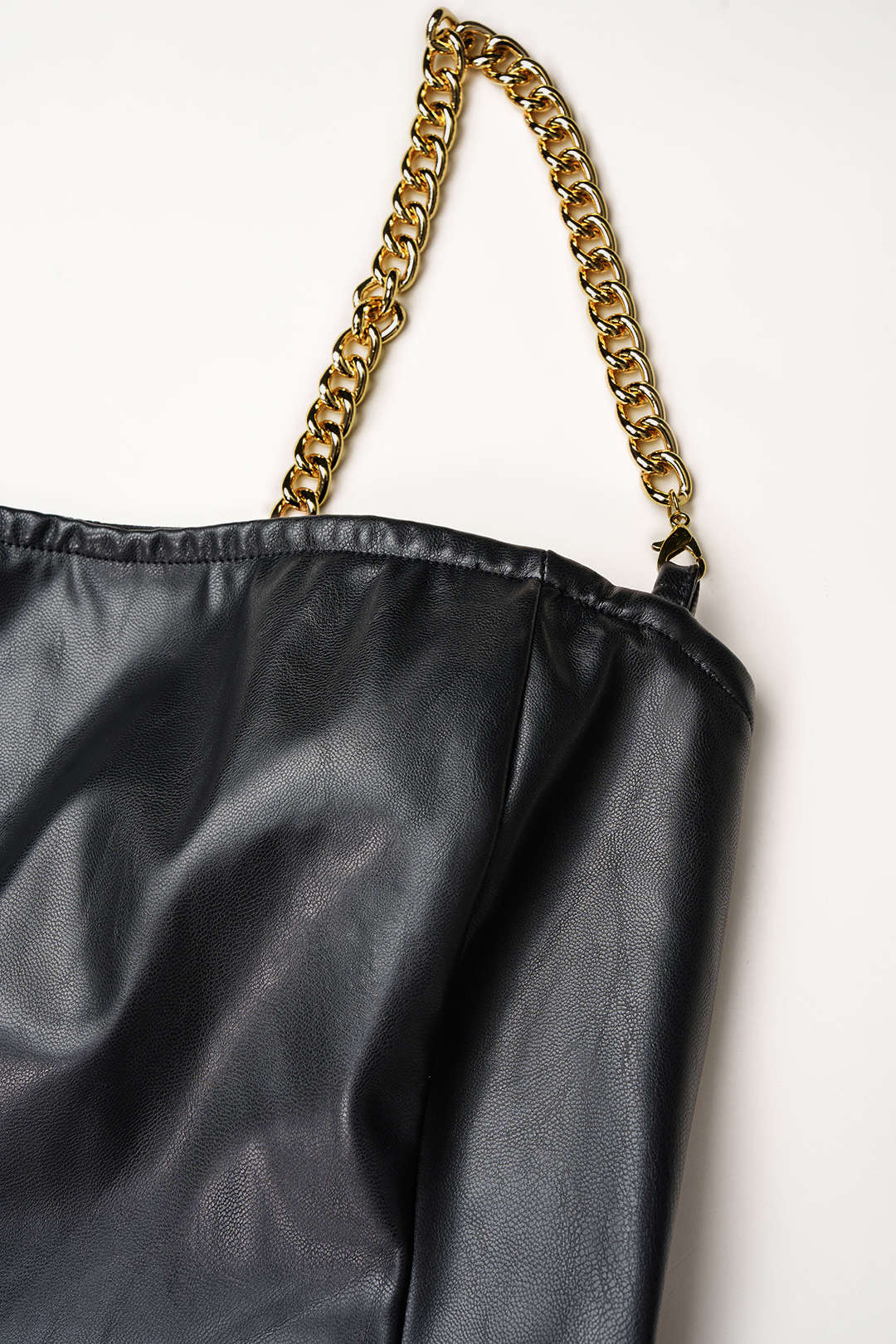 Leren-look metallic minijurk met kettingdetail