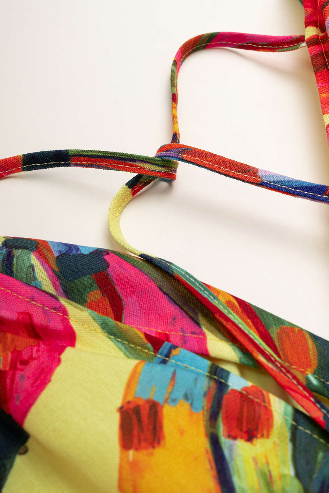 Bloemenprint mouwloze minijurk met V-hals