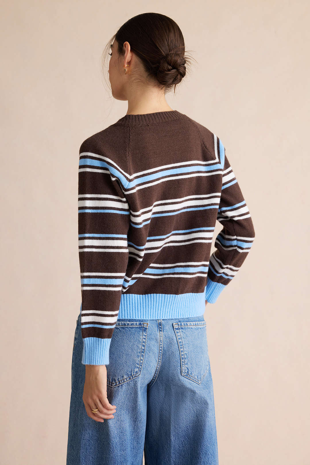 Dana - Gebreid vest met knoopjes