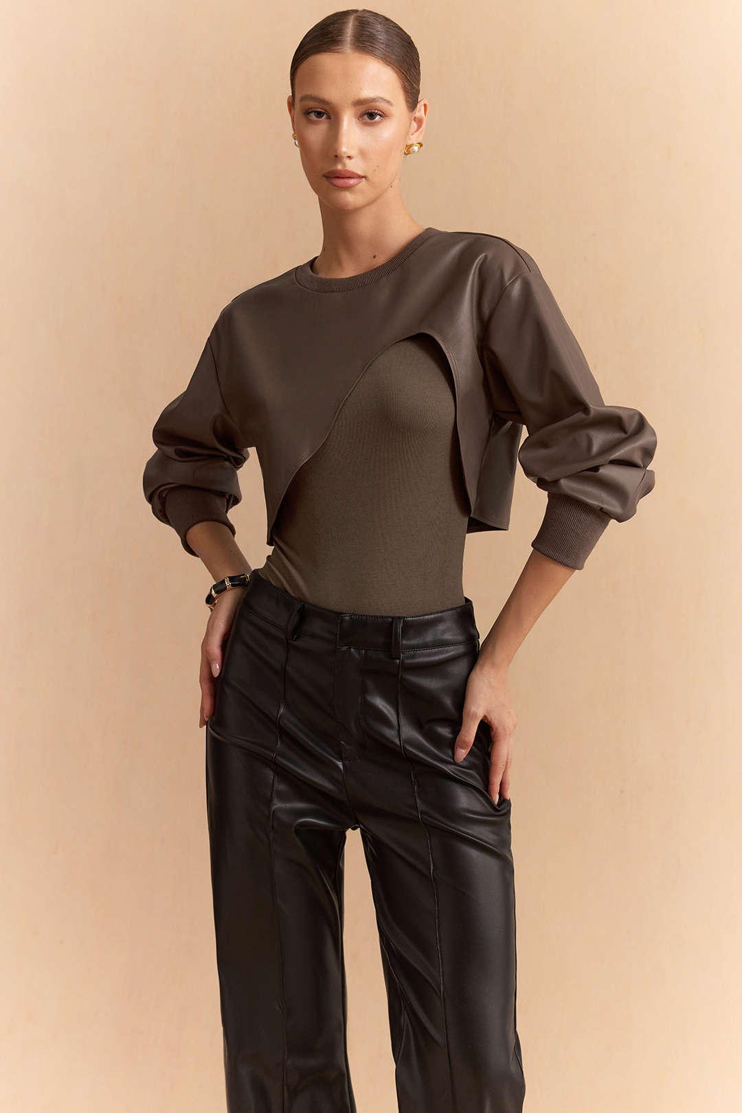 Hailey - Leren-look patchwork body met ronde hals en lange mouwen