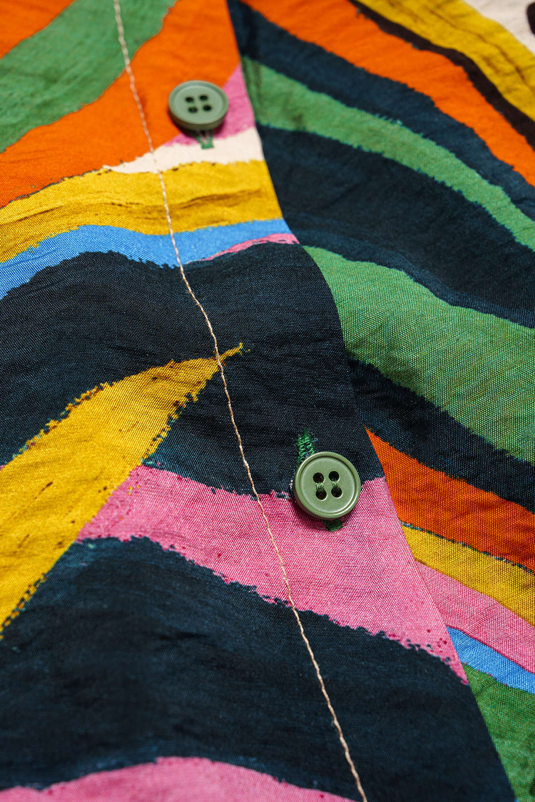 Blouse met strik, knoopjes en korte mouwen