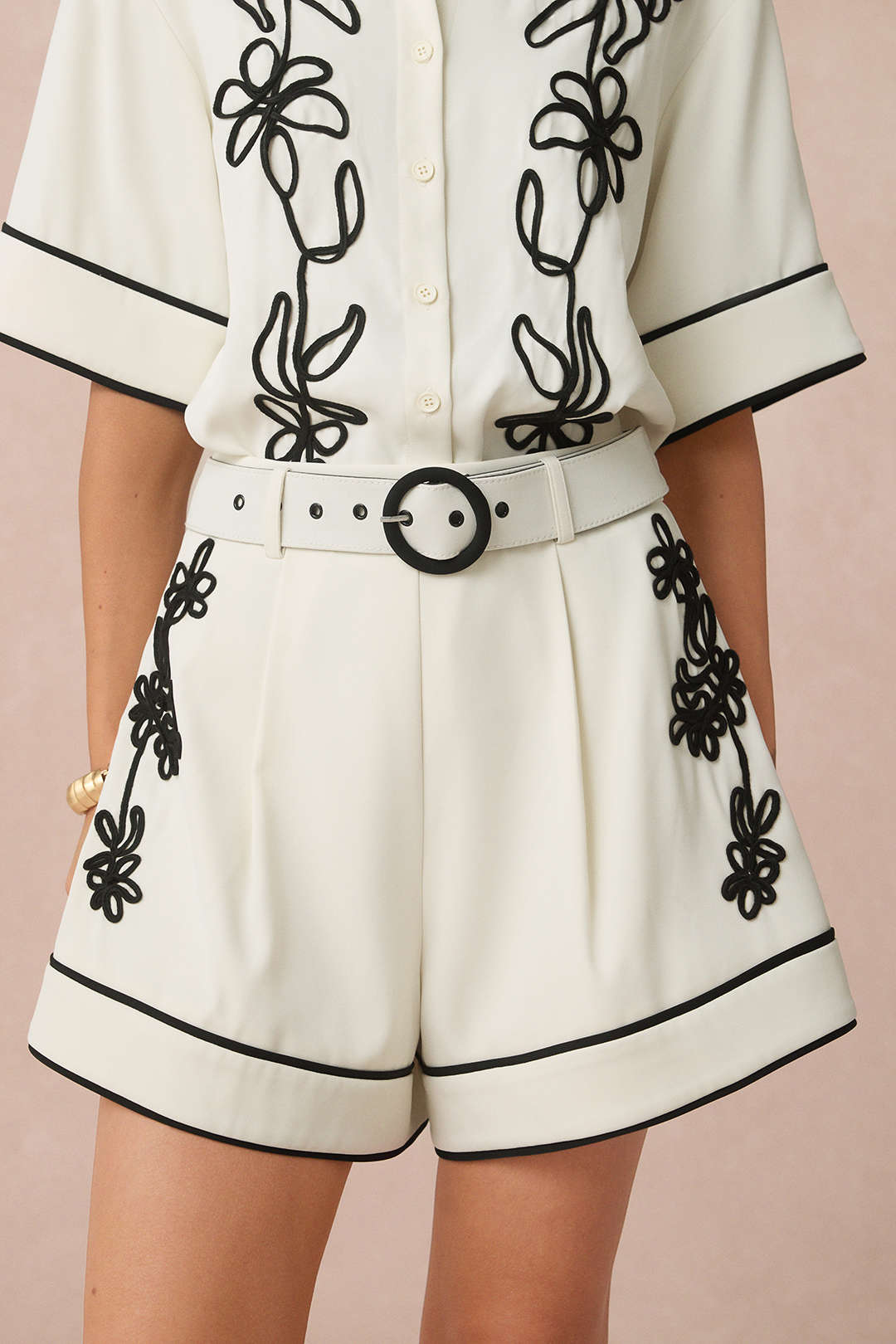 Kaja - Set met blouse en short