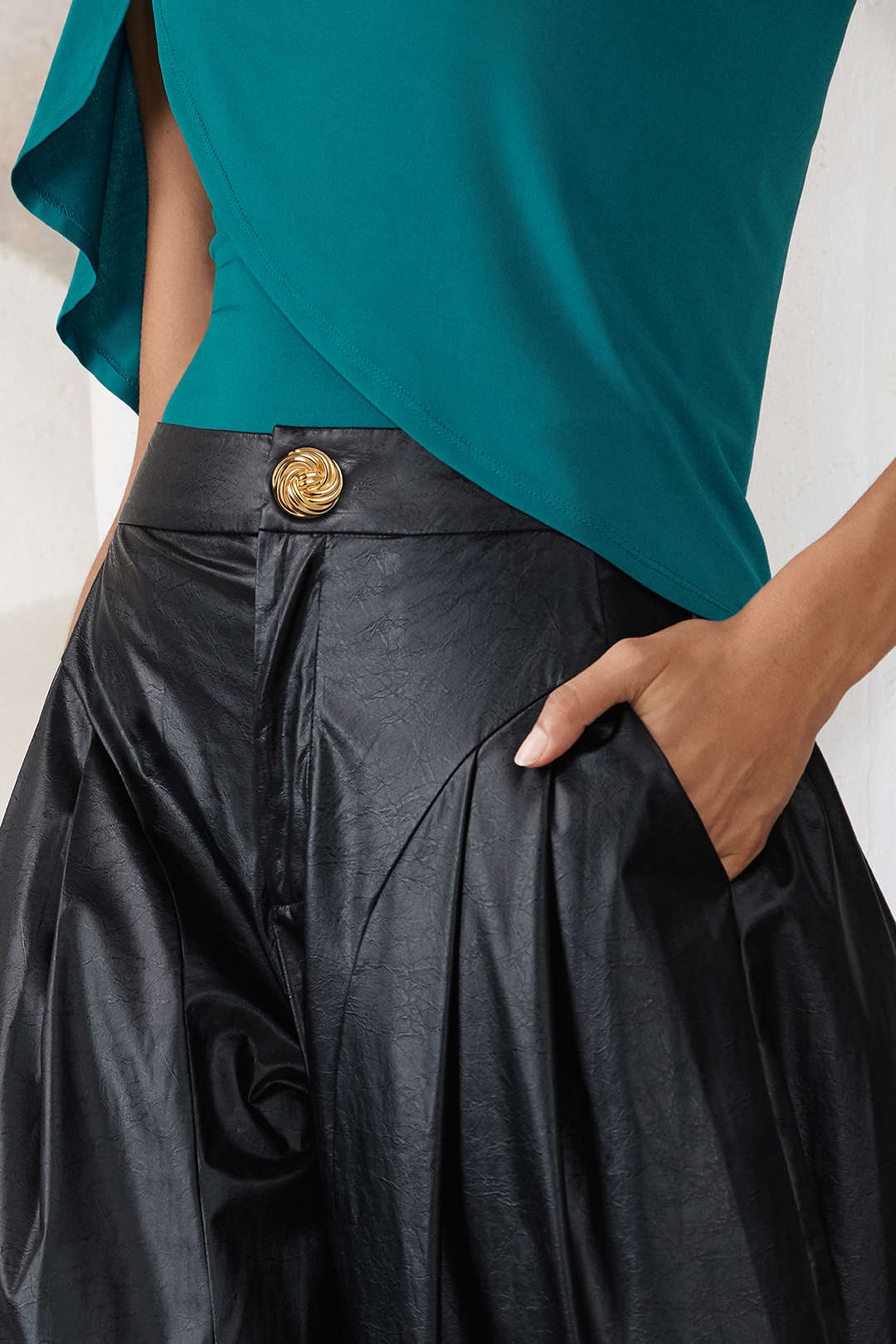 Leren-look metallic broek met ruches