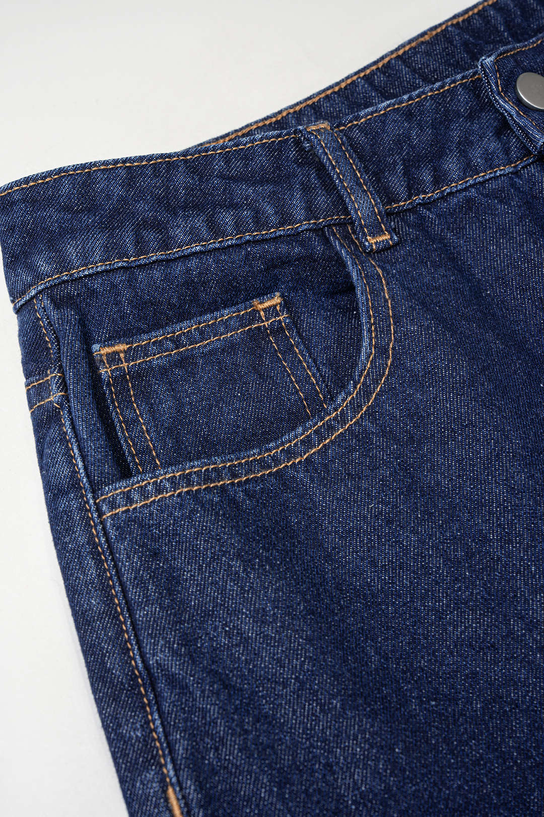Jeans met rafelrand, hoge taille en wijde pijpen