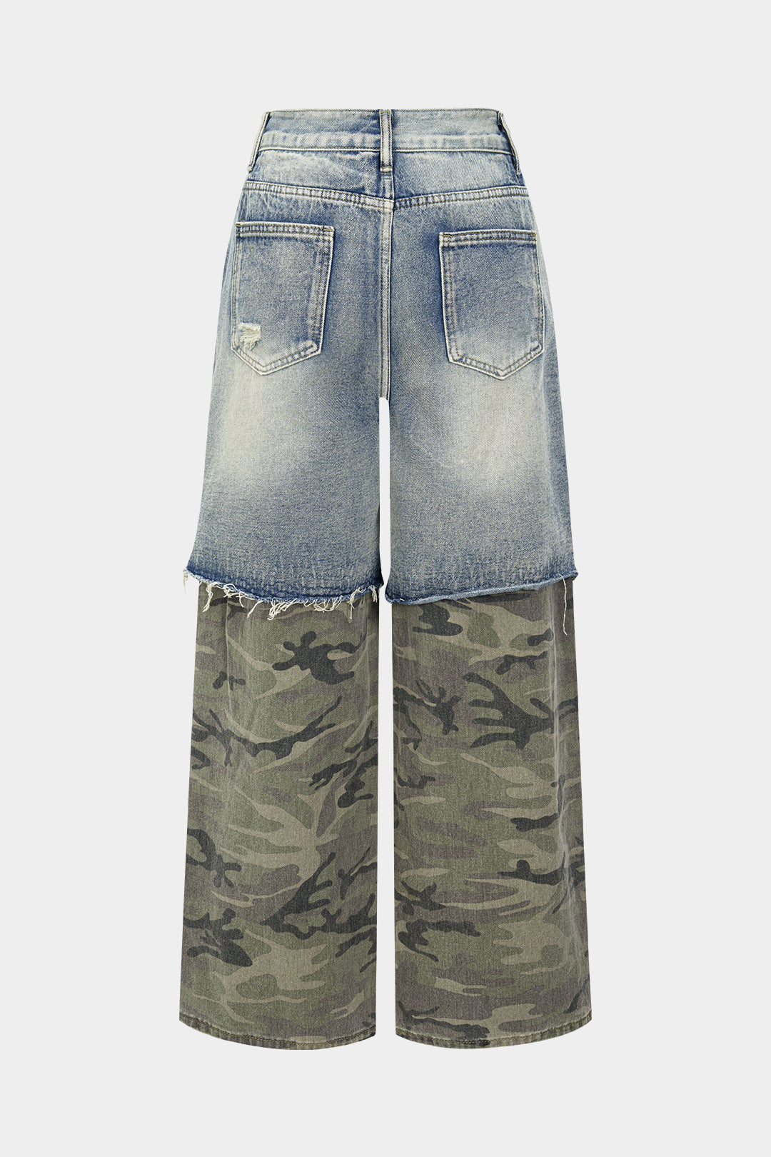 Camouflage jeans met knoopjes en zakken