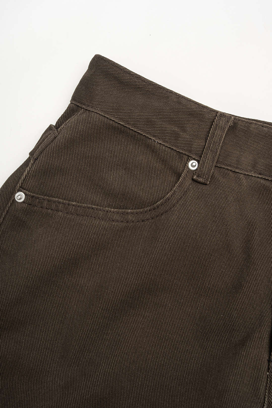 Jeans met knoopjes en hoge taille