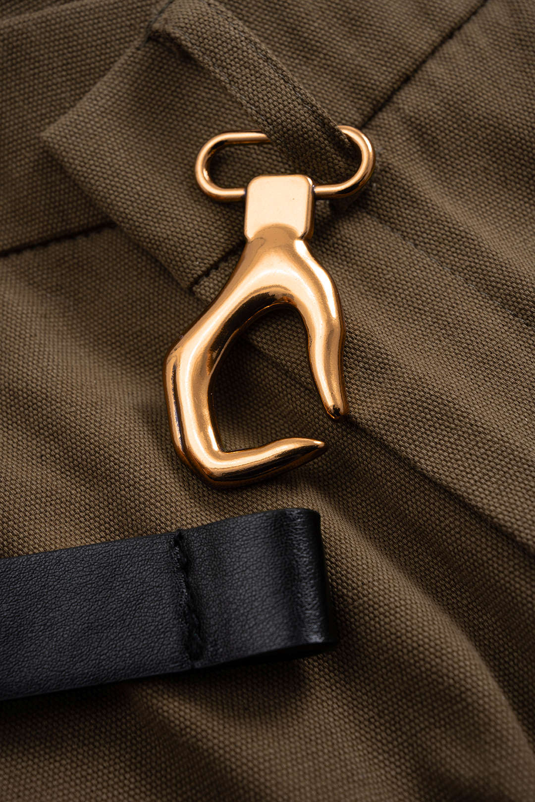 Asymmetrische metallic pantalon met ballonmodel