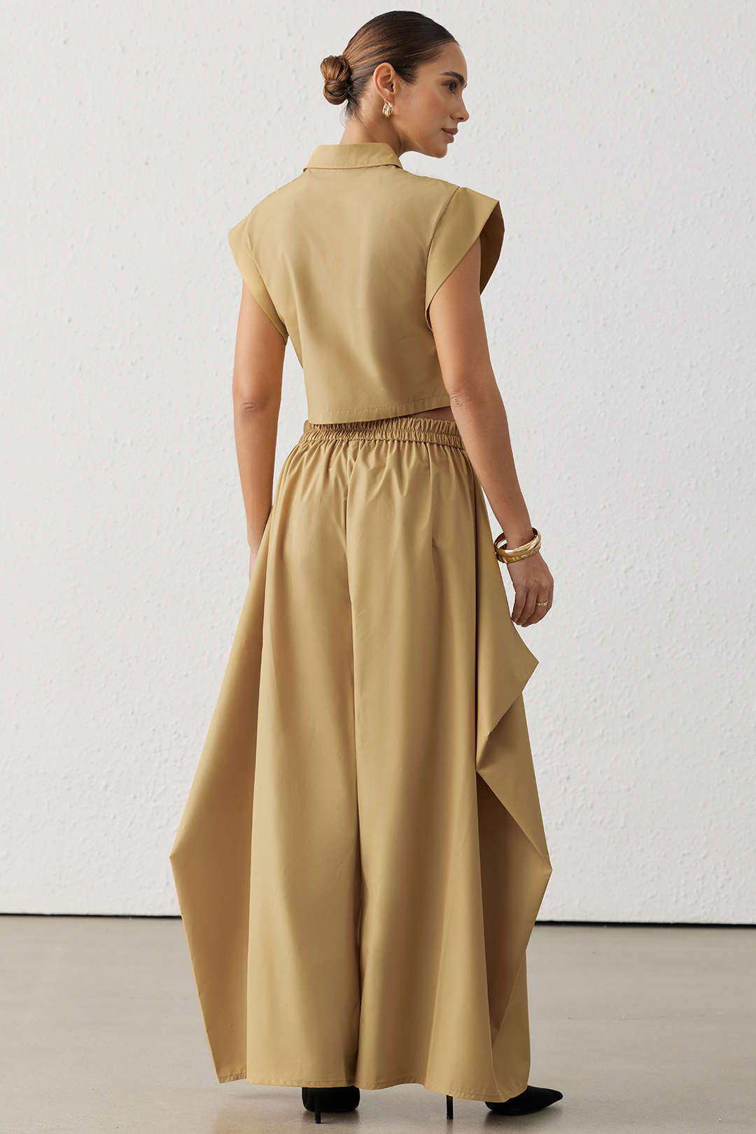 Tanktop met revers, zakken en knoopjes