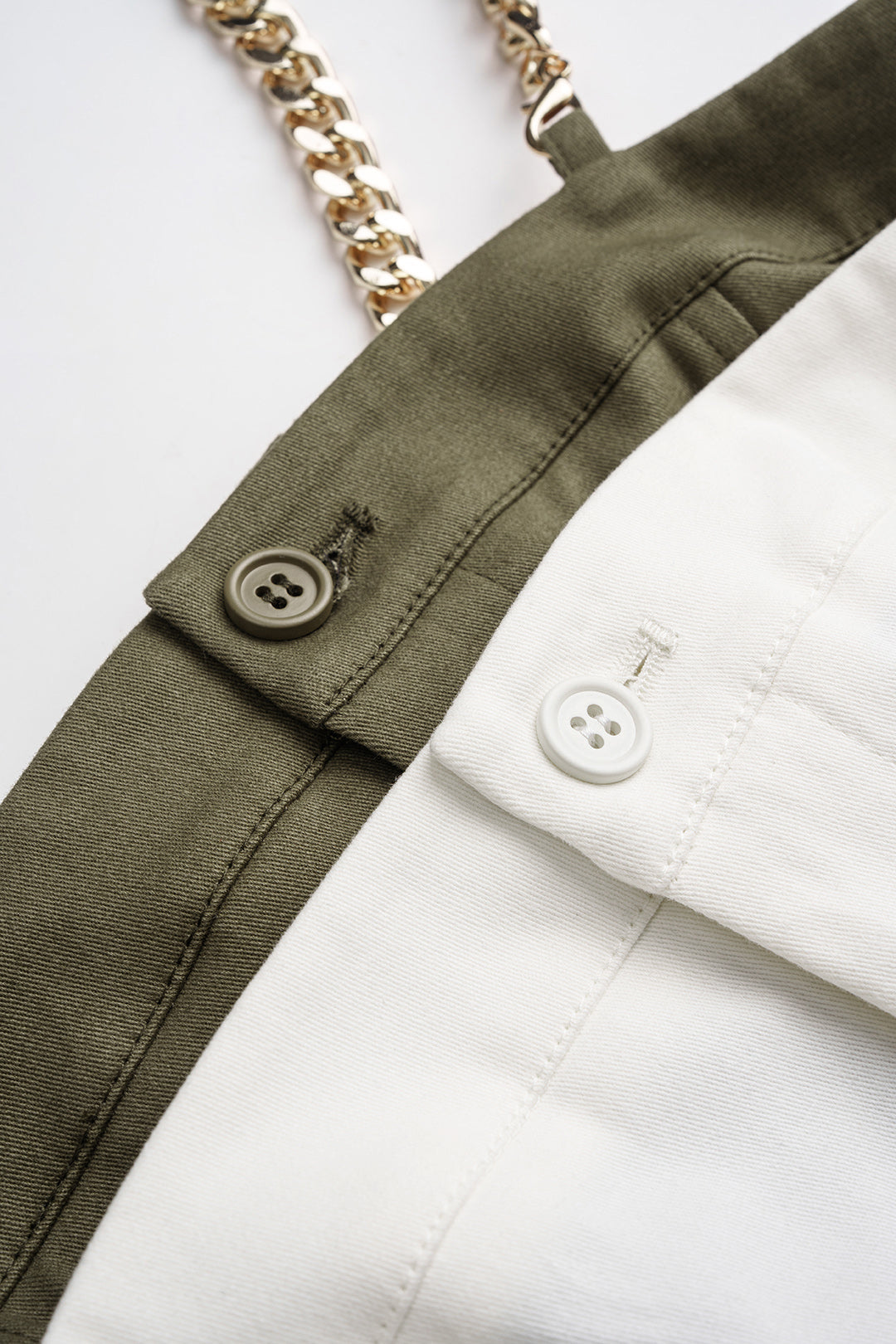 Céline - Metallic top met kettingdetail