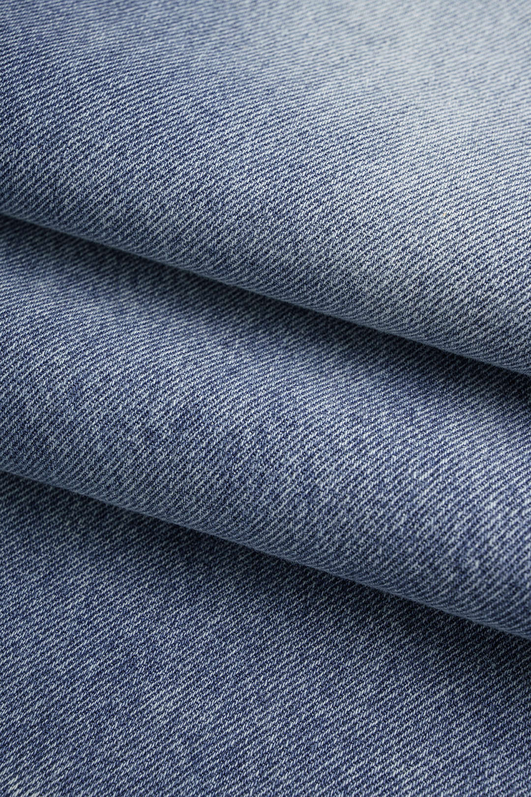 Jeans met rafelrand, zakken en wijde pijpen