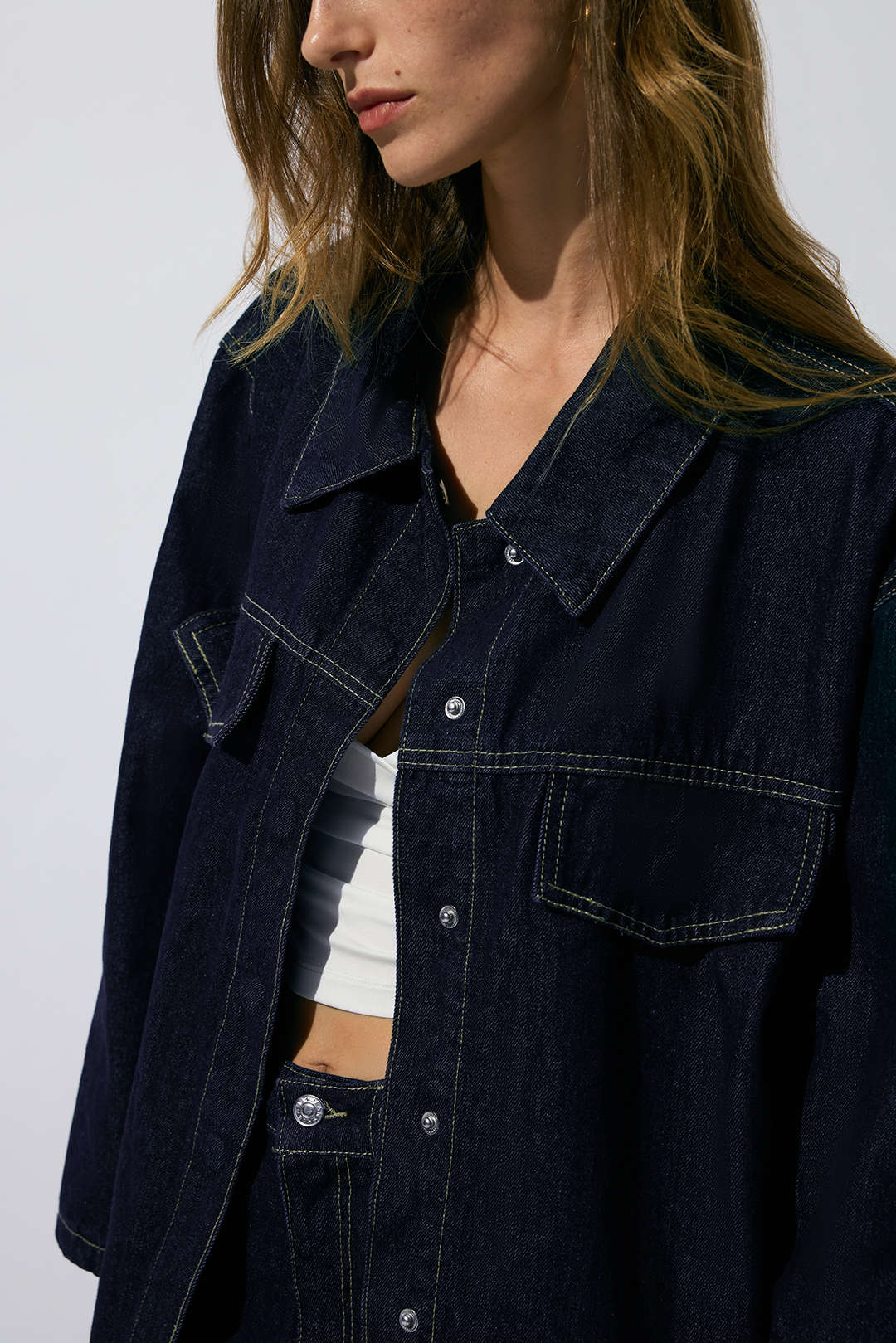 Roos - Denim blouse met riem en lange mouwen