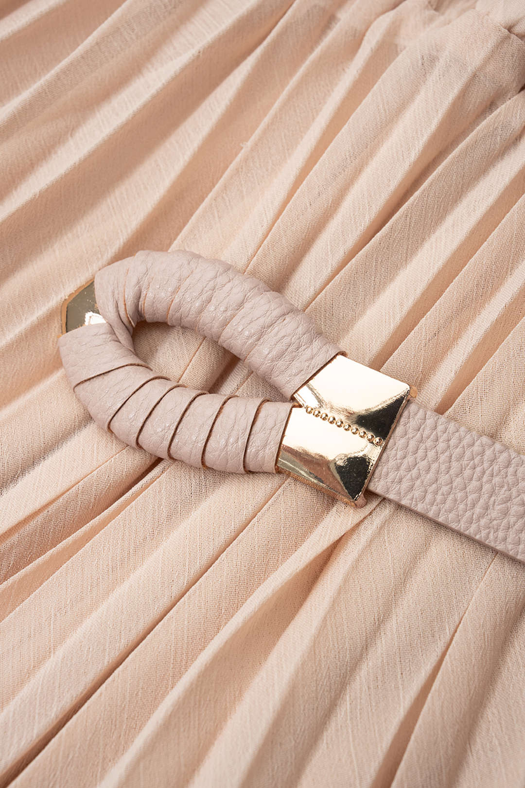 Chiffon geplooide midijurk met ronde hals en riem