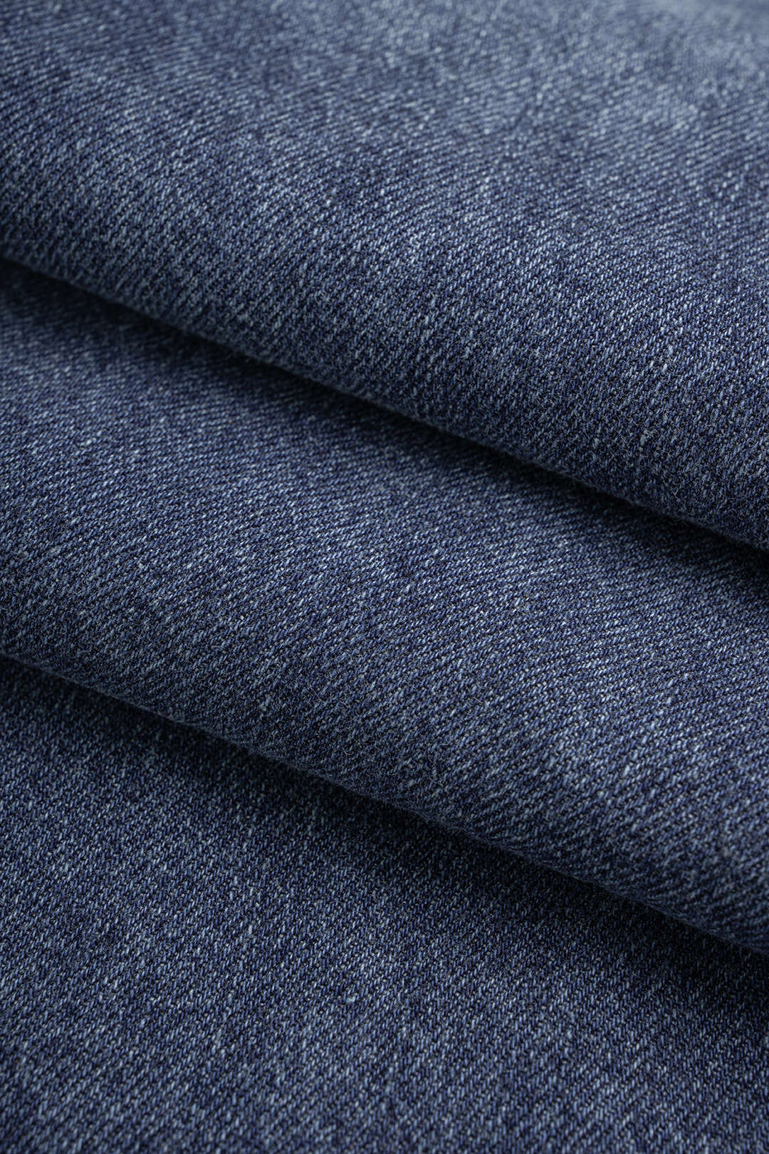 Denim midijurk met riem, zakken en lange mouwen