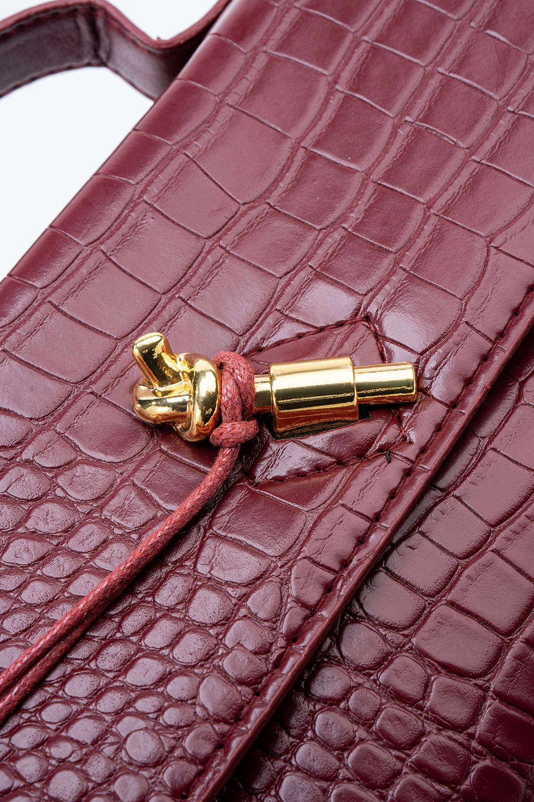 Metallic tas