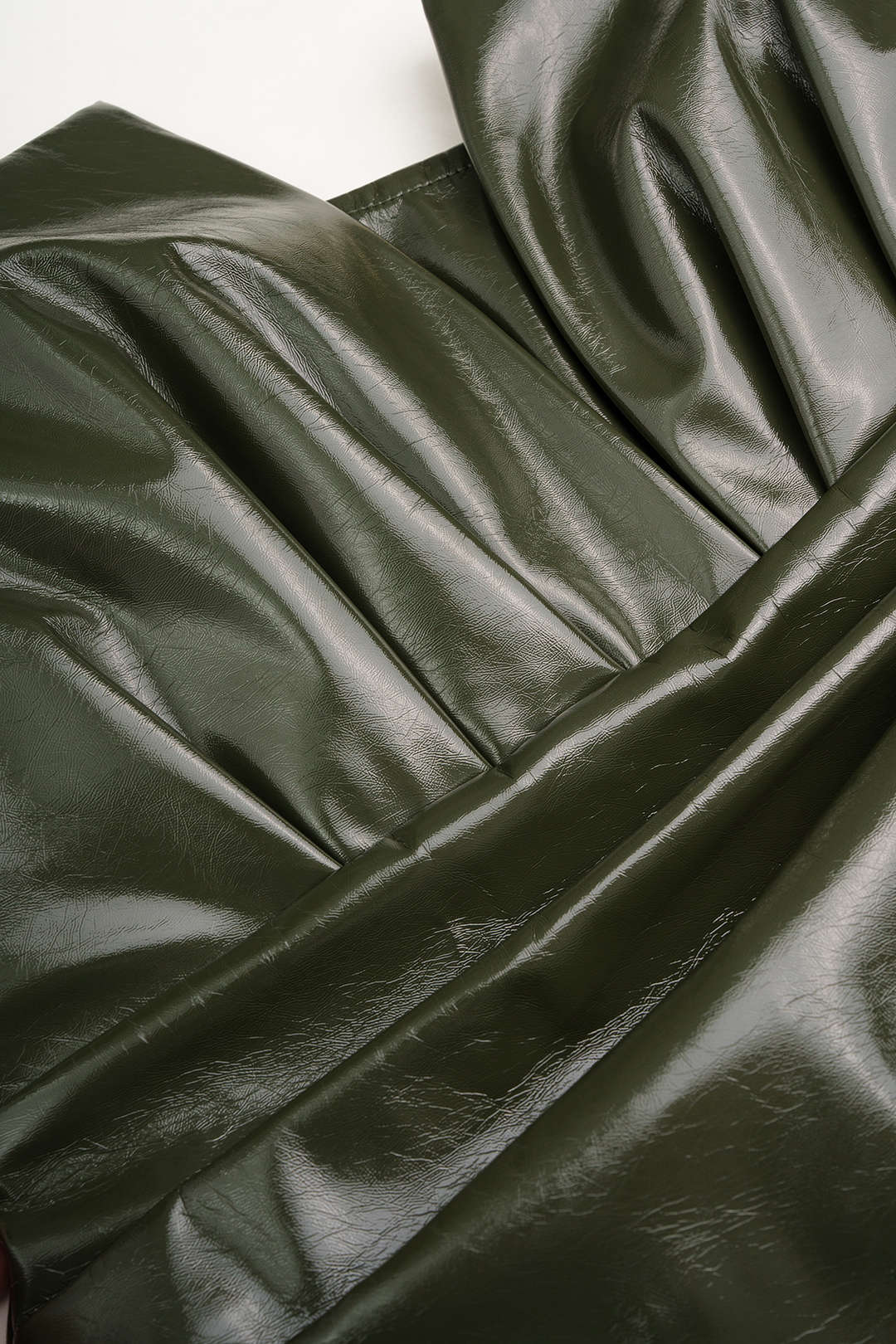 Leren-look metallic top met kettingdetail en ruches