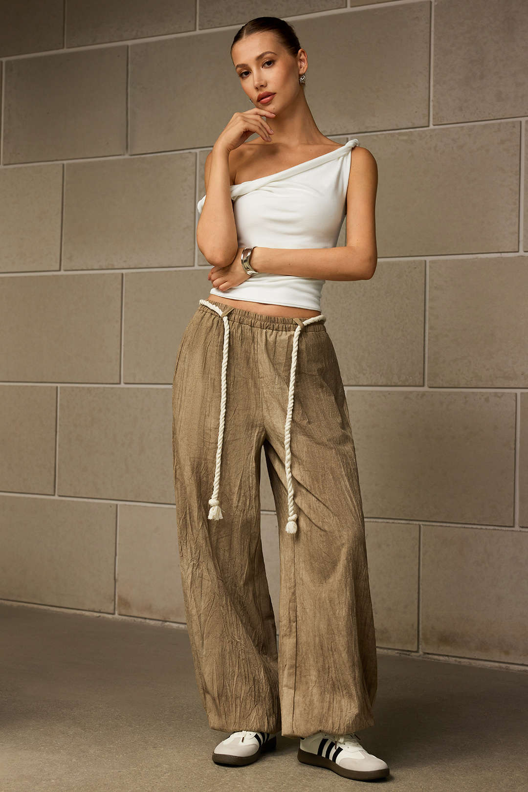 Pantalon met hoge taille en trekkoord