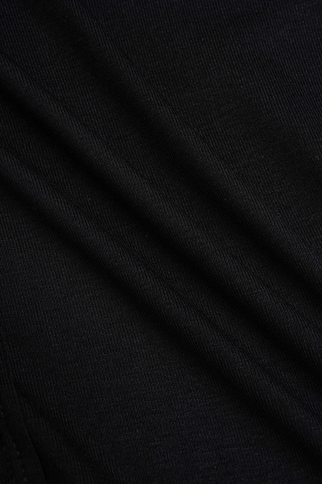T-shirt met ronde hals, uitsnijding en lange mouwen