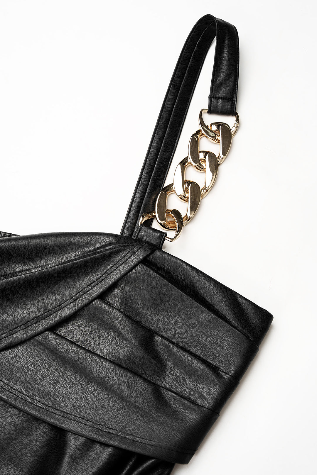 Leren-look metallic body met ruches en kettingdetail