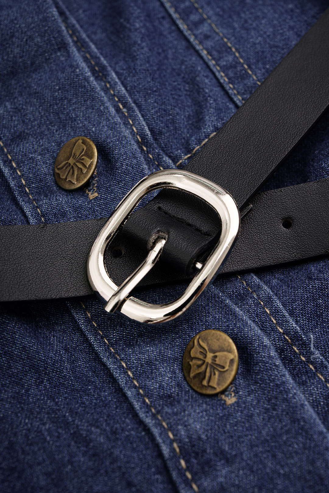 Lieke - Denim blouse met riem en lange mouwen