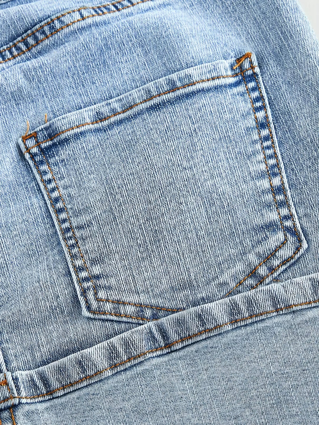 Denim skirt with pockets